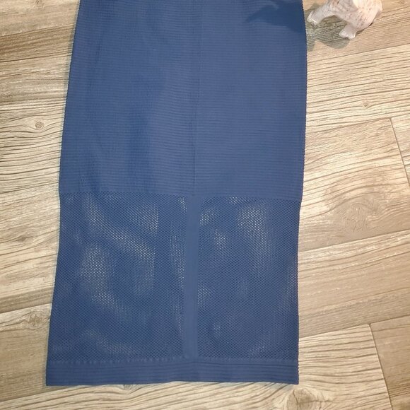 BCBG Sleek 2 Piece Outfit with Halter Top 😍 🥰 😘 - Picture 5 of 10